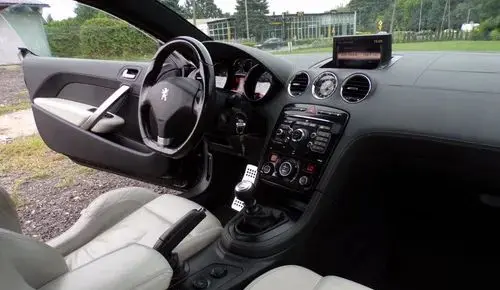 PEUGEOT RCZ 