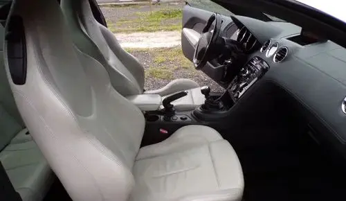 PEUGEOT RCZ 