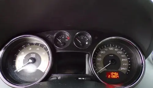 PEUGEOT RCZ 