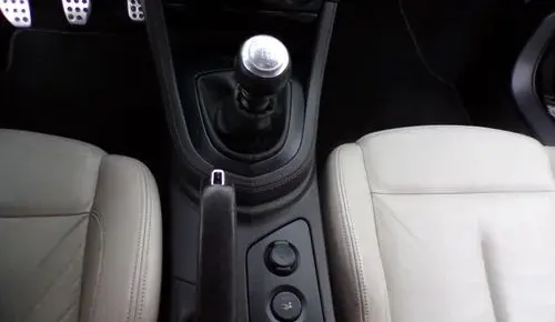 PEUGEOT RCZ 