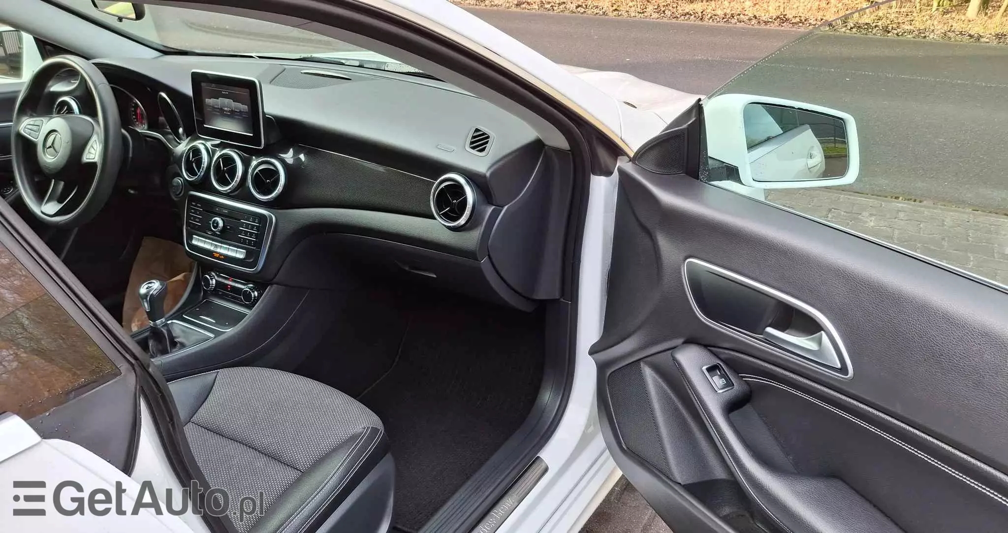 MERCEDES-BENZ CLA 180 d