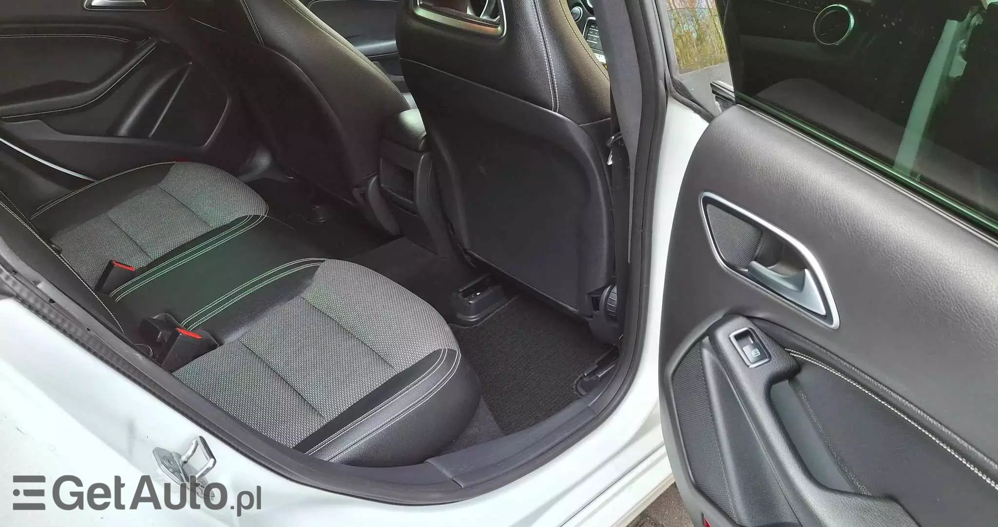 MERCEDES-BENZ CLA 180 d