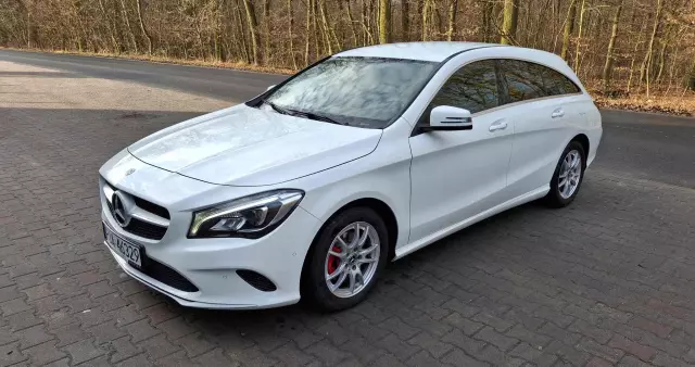 MERCEDES-BENZ CLA 180 d