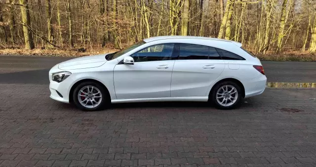 MERCEDES-BENZ CLA 180 d