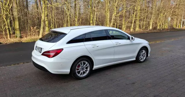 MERCEDES-BENZ CLA 180 d