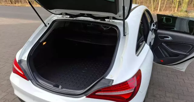 MERCEDES-BENZ CLA 180 d