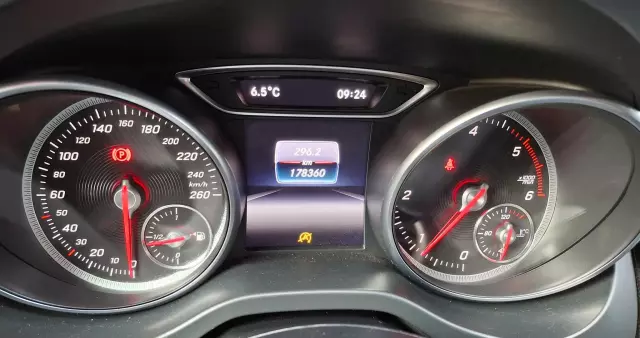 MERCEDES-BENZ CLA 180 d