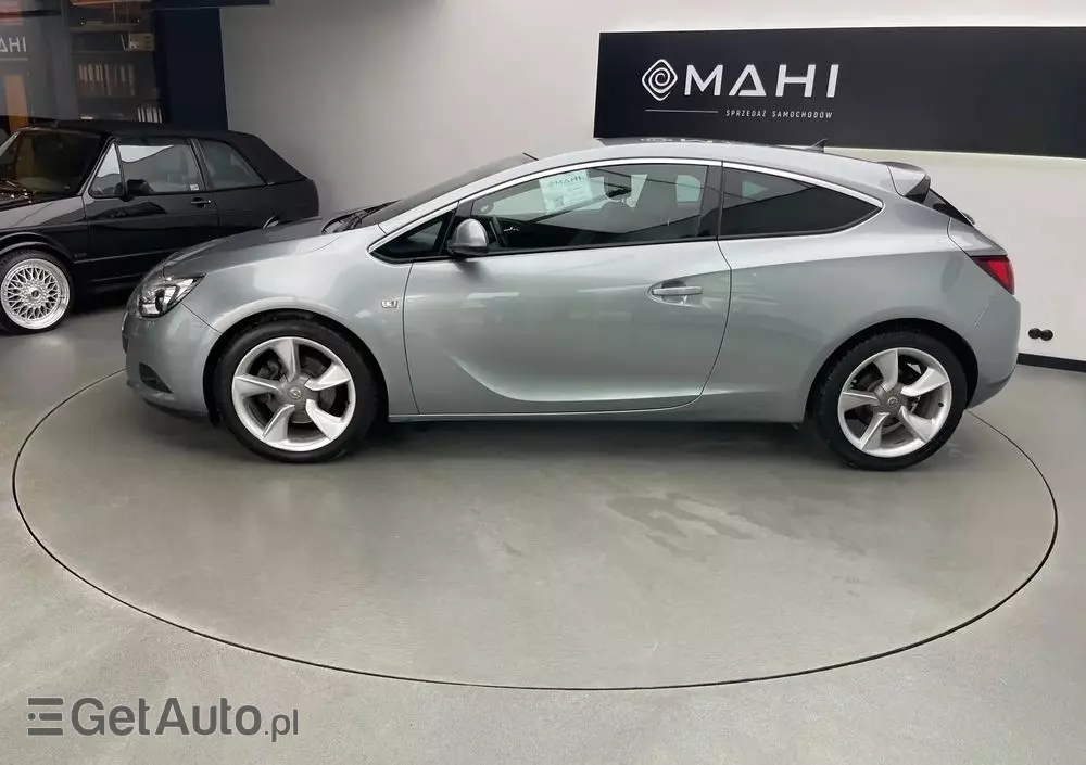 OPEL Astra IV GTC 2.0 CDTI Sport