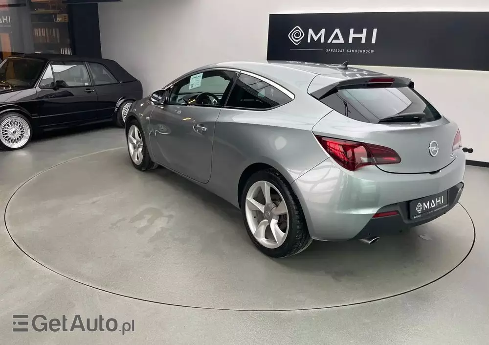 OPEL Astra IV GTC 2.0 CDTI Sport