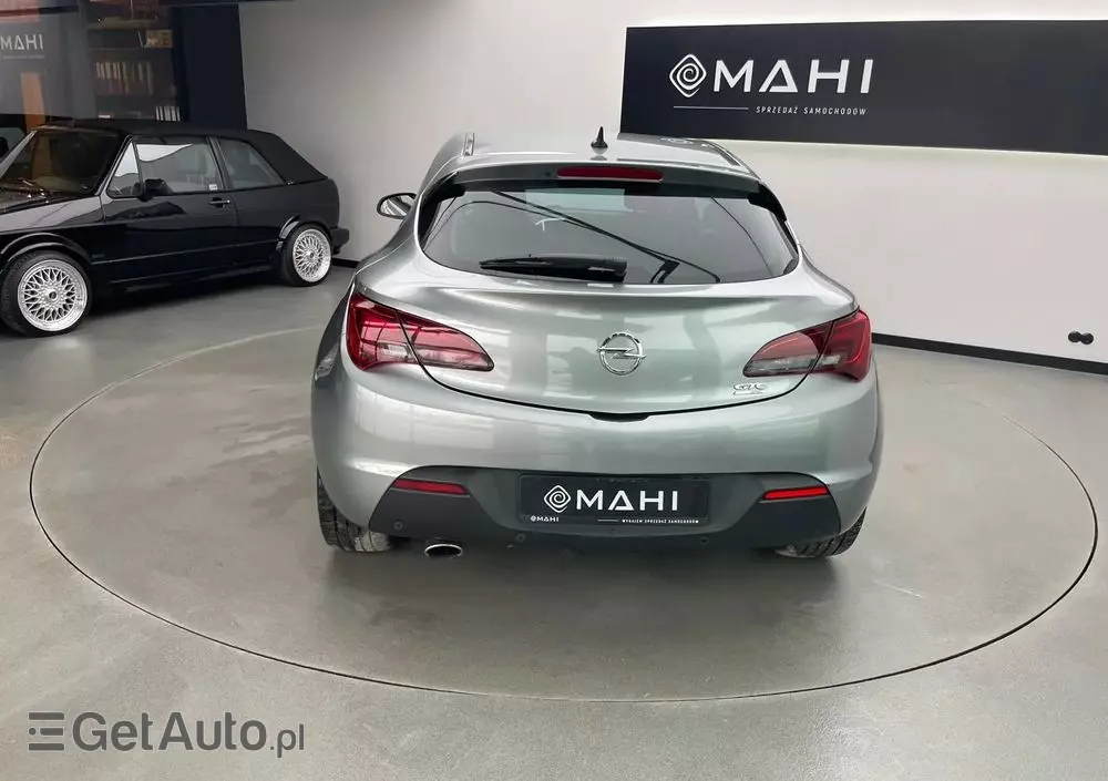 OPEL Astra IV GTC 2.0 CDTI Sport