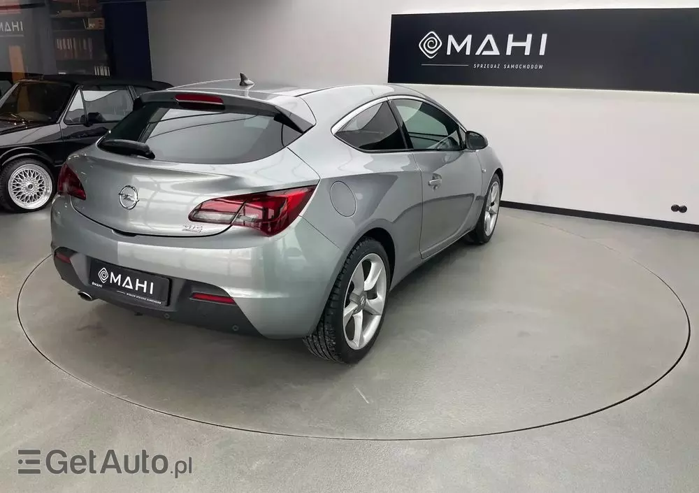 OPEL Astra IV GTC 2.0 CDTI Sport