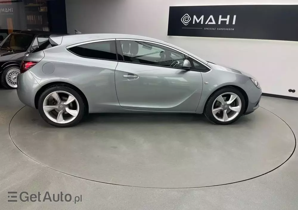 OPEL Astra IV GTC 2.0 CDTI Sport