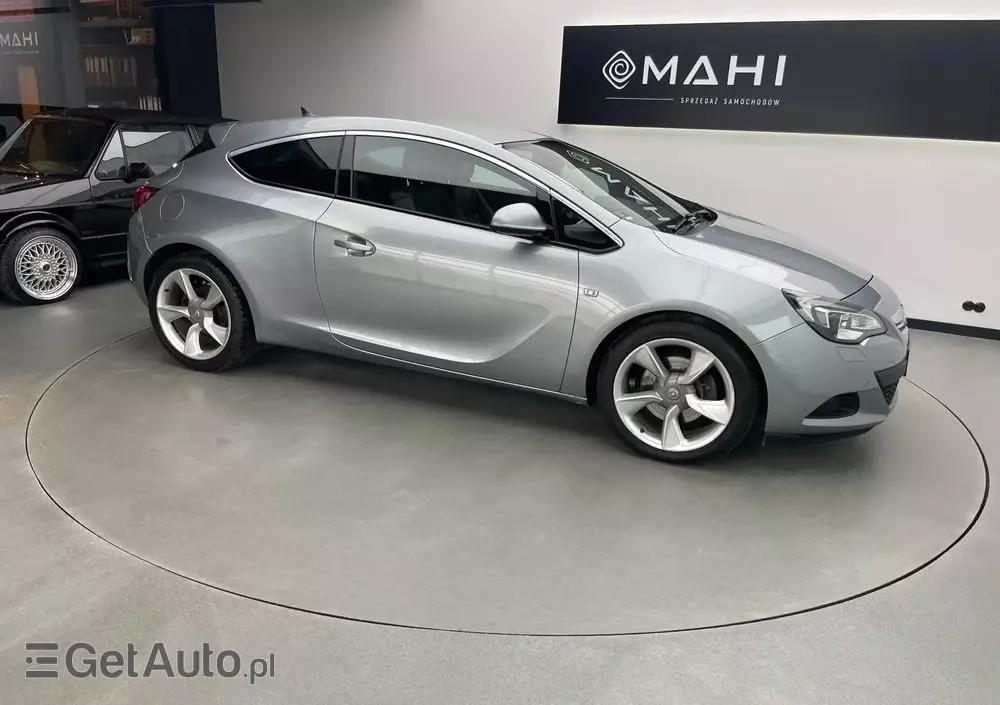 OPEL Astra IV GTC 2.0 CDTI Sport