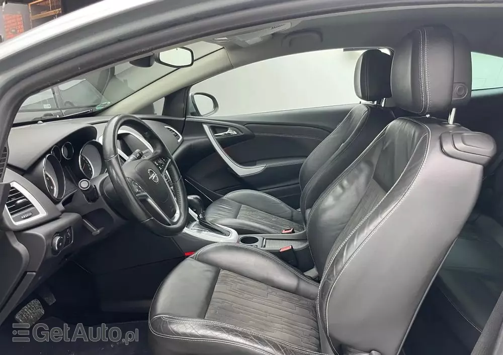 OPEL Astra IV GTC 2.0 CDTI Sport