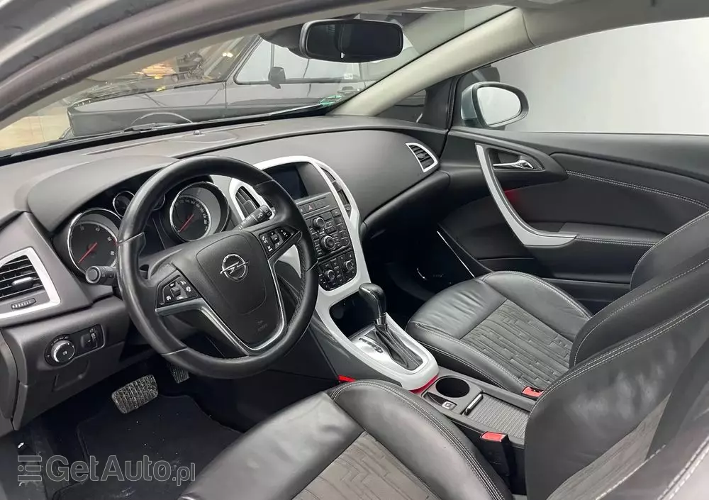 OPEL Astra IV GTC 2.0 CDTI Sport