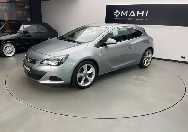 OPEL Astra IV GTC 2.0 CDTI Sport