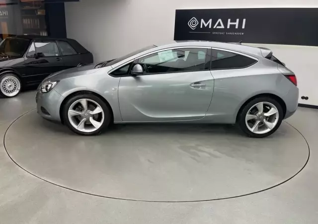 OPEL Astra IV GTC 2.0 CDTI Sport