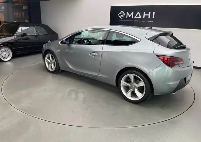 OPEL Astra IV GTC 2.0 CDTI Sport