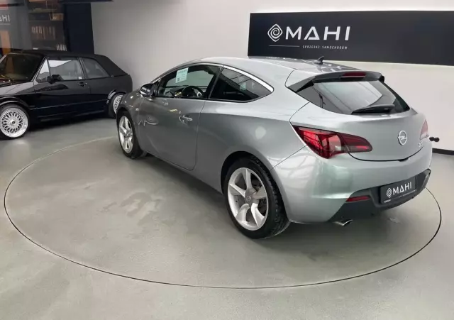 OPEL Astra IV GTC 2.0 CDTI Sport