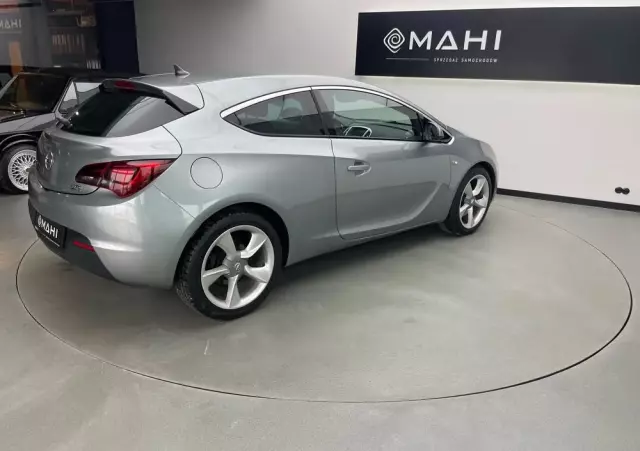 OPEL Astra IV GTC 2.0 CDTI Sport
