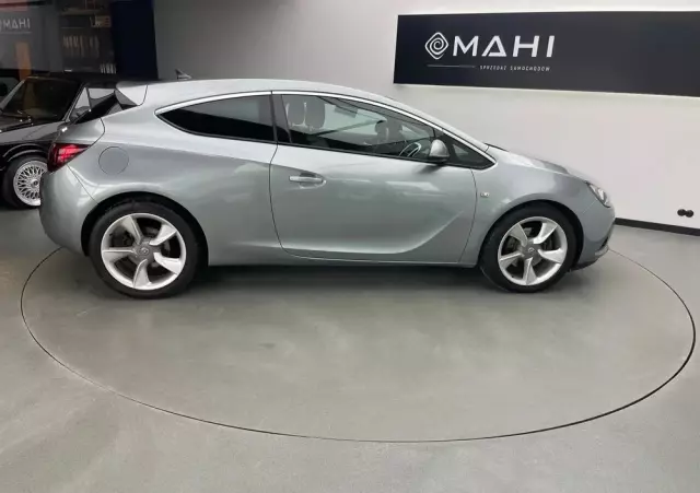 OPEL Astra IV GTC 2.0 CDTI Sport