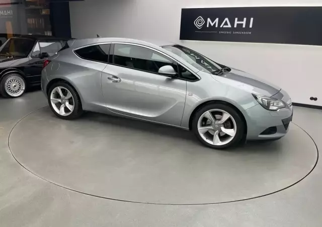 OPEL Astra IV GTC 2.0 CDTI Sport