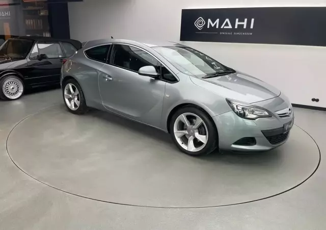 OPEL Astra IV GTC 2.0 CDTI Sport