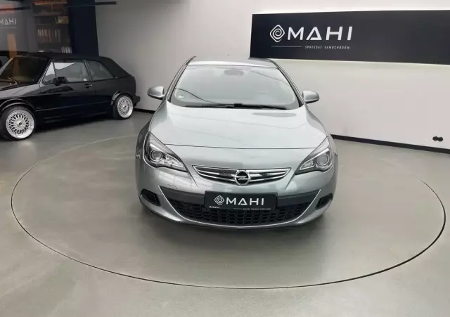 OPEL Astra IV GTC 2.0 CDTI Sport