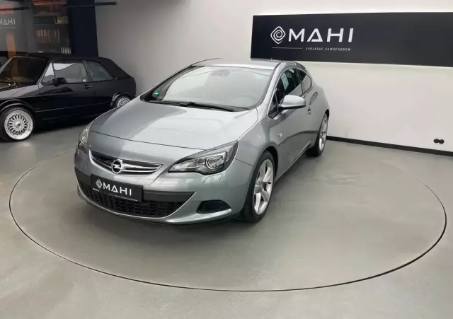 OPEL Astra IV GTC 2.0 CDTI Sport