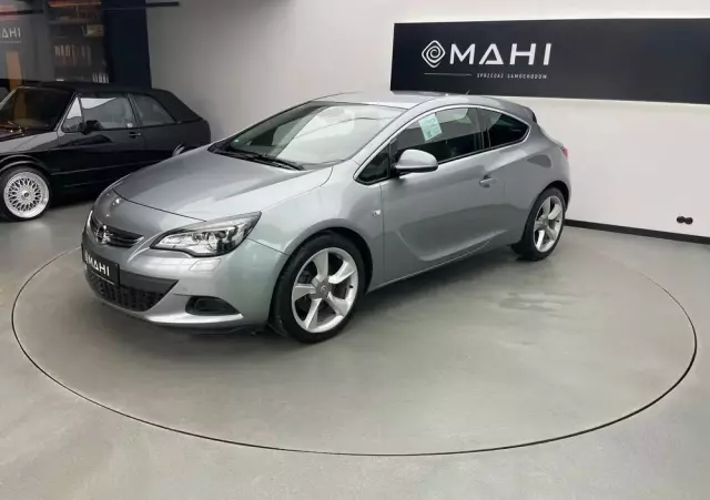 OPEL Astra IV GTC 2.0 CDTI Sport