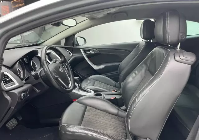 OPEL Astra IV GTC 2.0 CDTI Sport