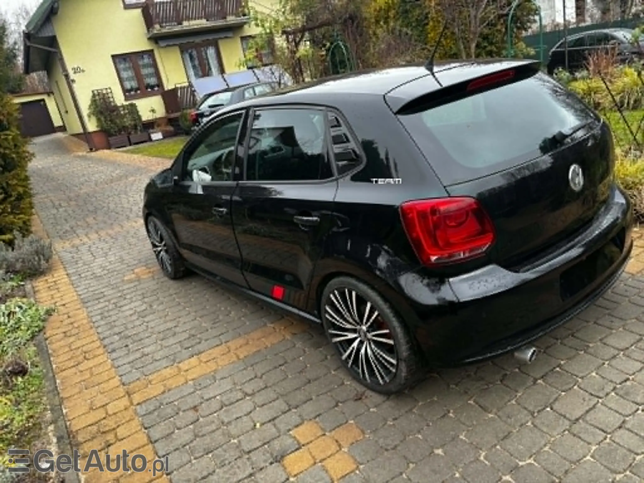 VOLKSWAGEN Polo 