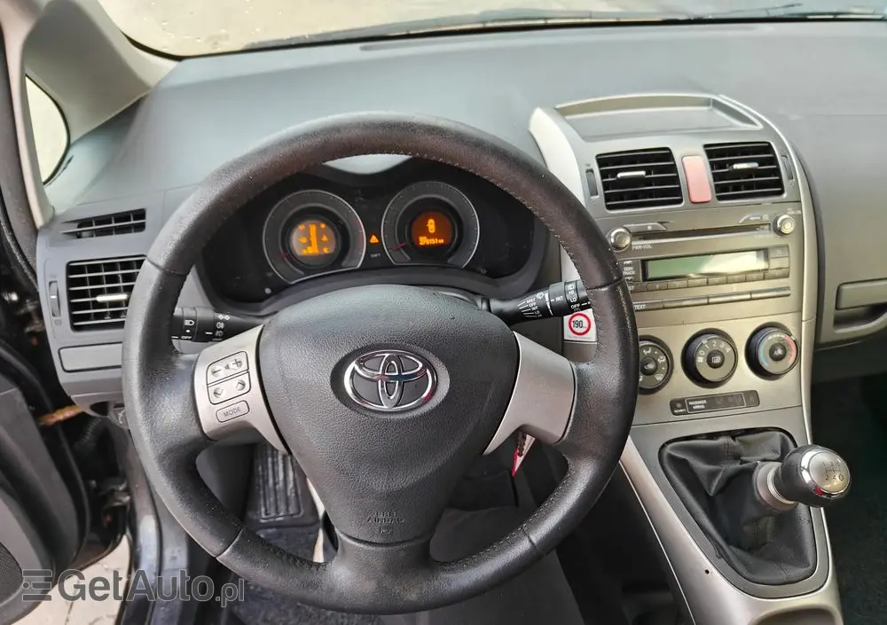 TOYOTA Auris 1.4 VVT-i