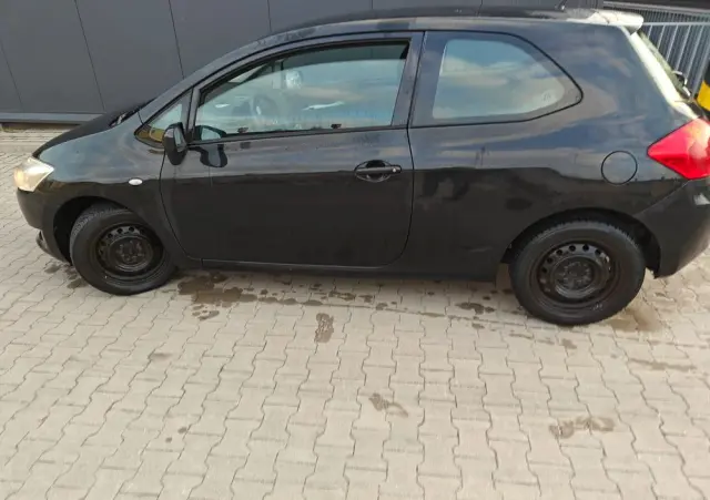 TOYOTA Auris 1.4 VVT-i