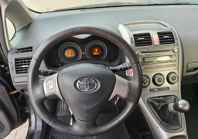 TOYOTA Auris 1.4 VVT-i