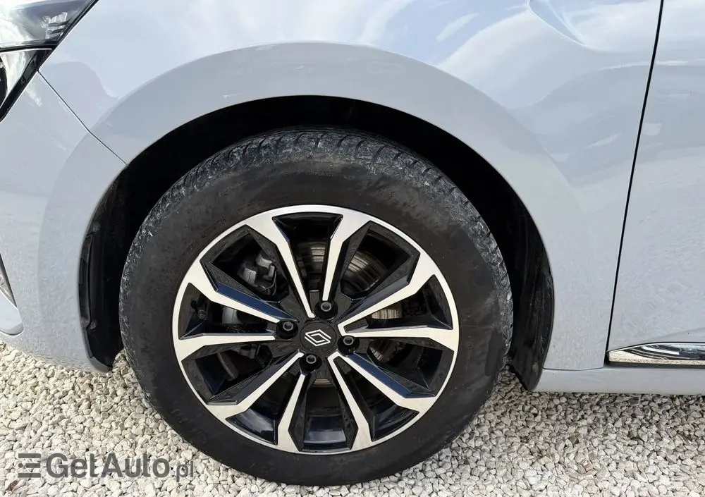 RENAULT Clio 1.6 E-TECH Intens