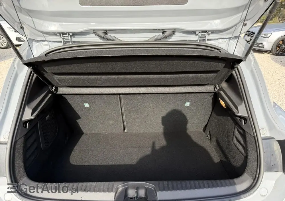 RENAULT Clio 1.6 E-TECH Intens