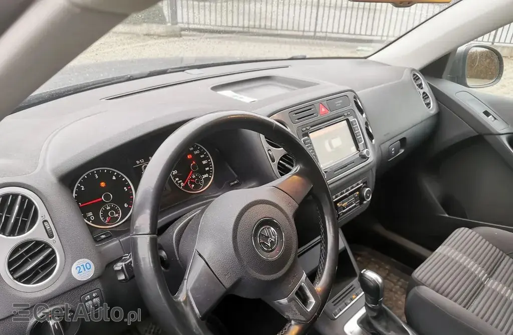 VOLKSWAGEN Tiguan 