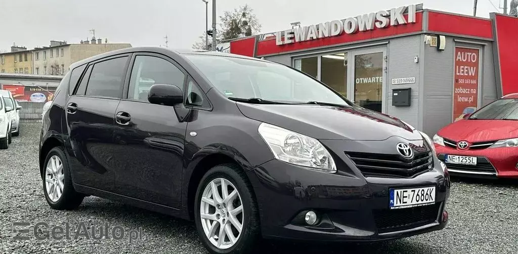 TOYOTA Verso 