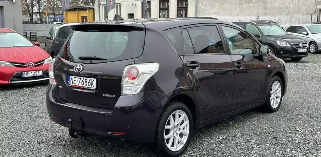 TOYOTA Verso 