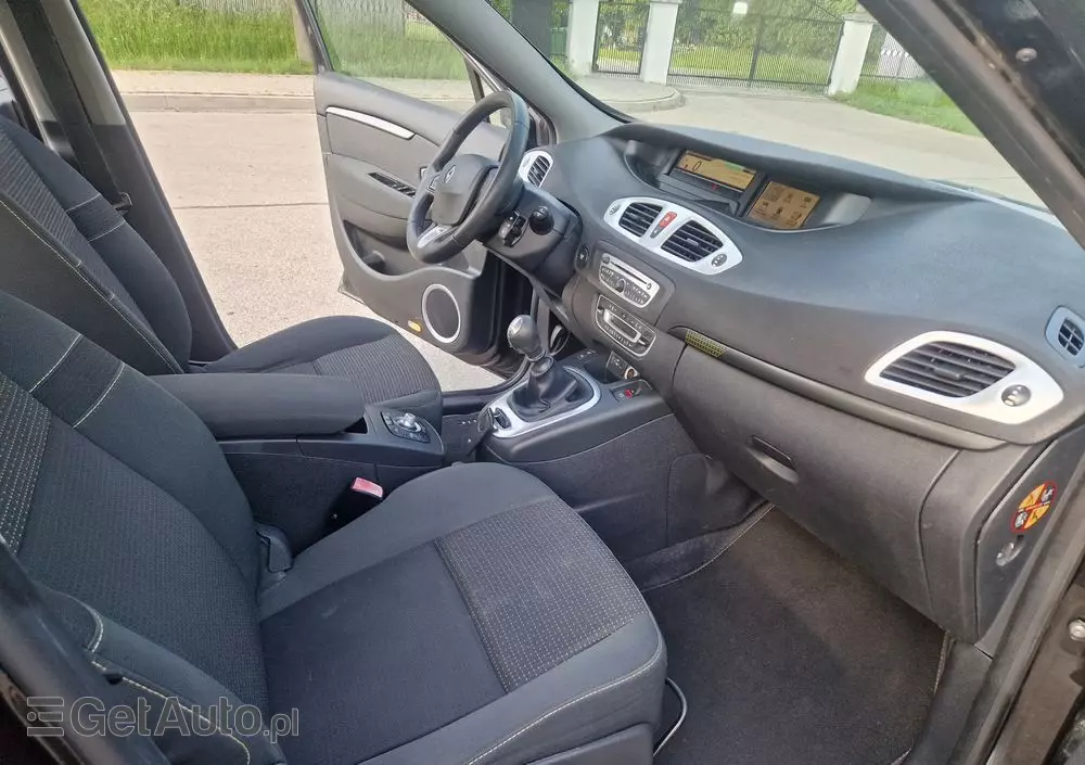 RENAULT Scenic 1.4 16V TCE Expression