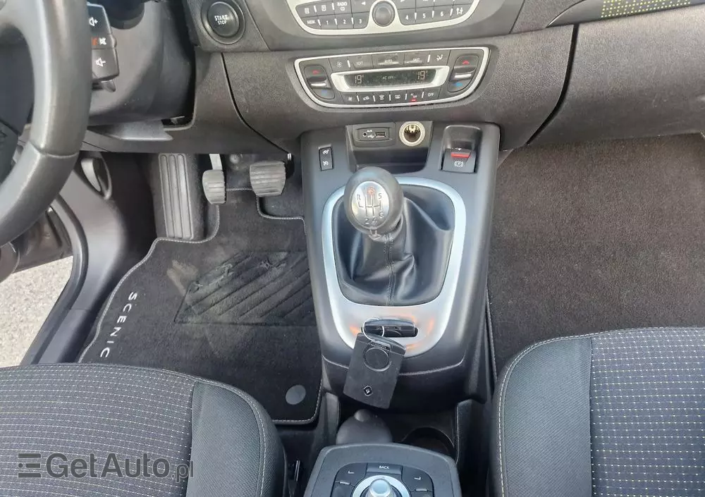 RENAULT Scenic 1.4 16V TCE Expression