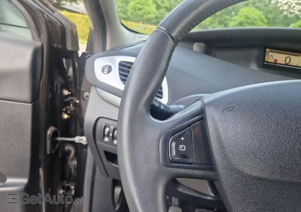 RENAULT Scenic 1.4 16V TCE Expression