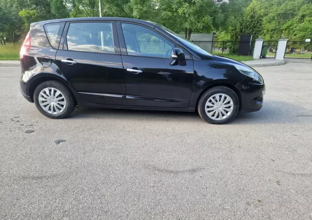 RENAULT Scenic 1.4 16V TCE Expression