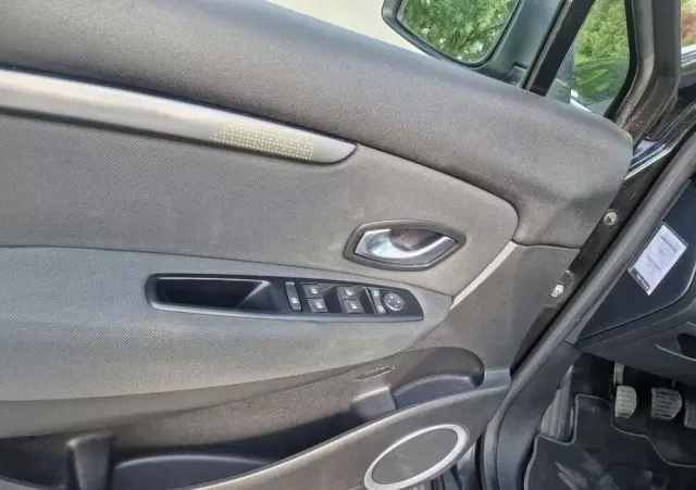 RENAULT Scenic 1.4 16V TCE Expression