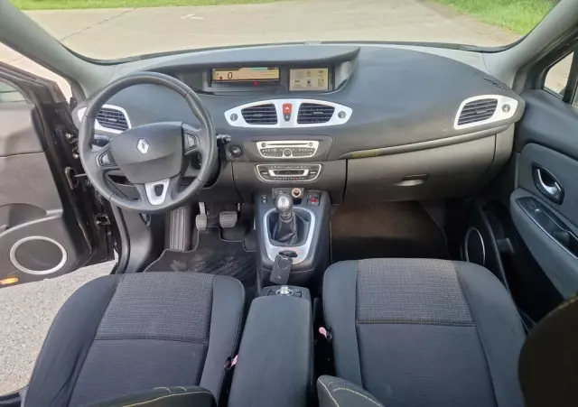 RENAULT Scenic 1.4 16V TCE Expression