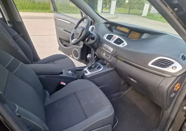 RENAULT Scenic 1.4 16V TCE Expression