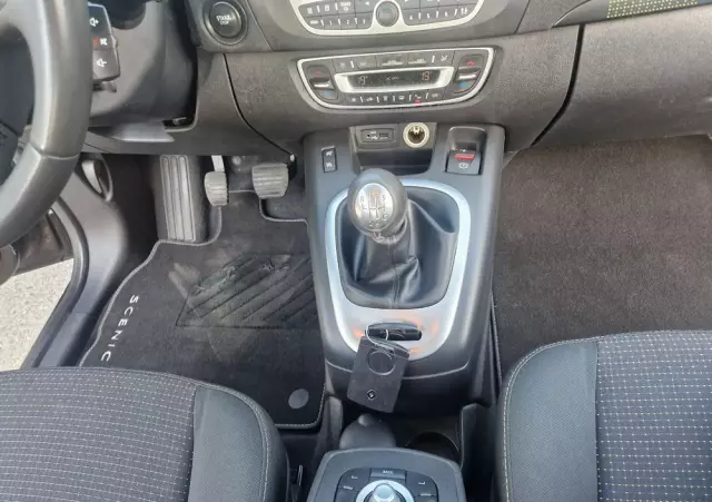 RENAULT Scenic 1.4 16V TCE Expression