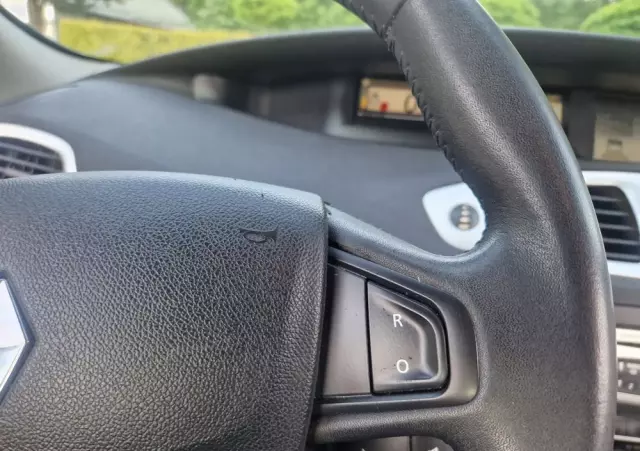 RENAULT Scenic 1.4 16V TCE Expression