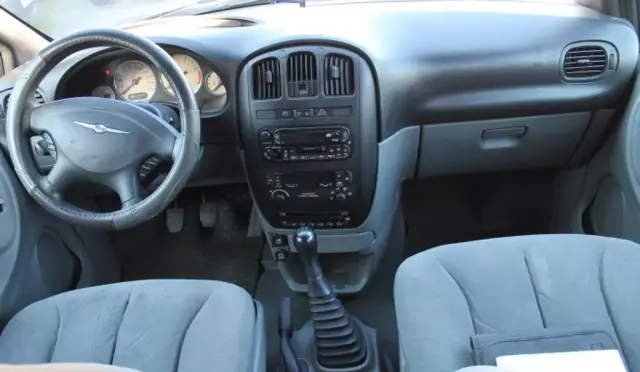 CHRYSLER Voyager 2.5 CRD TD (143 KM)